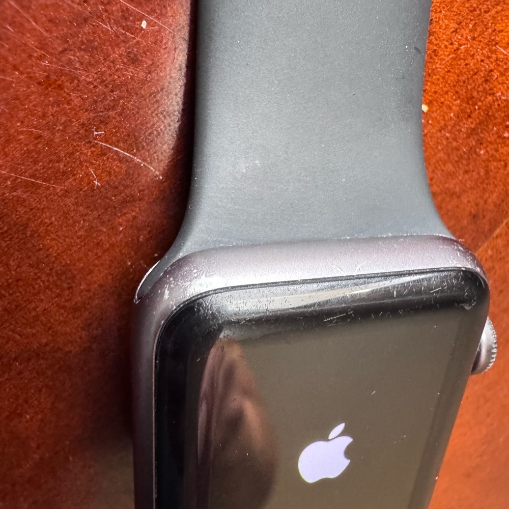 Apple Watch Series 3 size 38mm - Picture 4 of 5